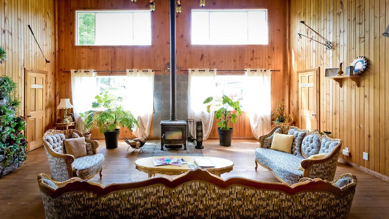 Auberge Papillon Lune Richmond المظهر الخارجي الصورة
