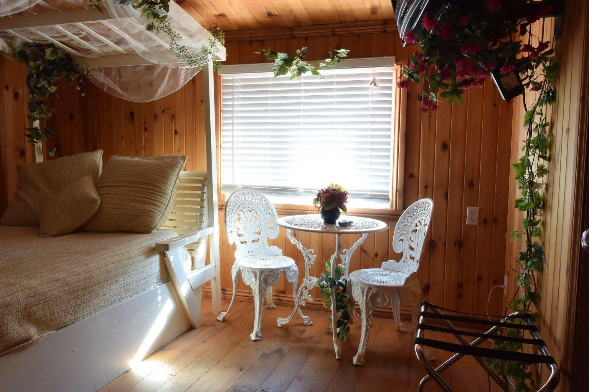 Auberge Papillon Lune Richmond المظهر الخارجي الصورة